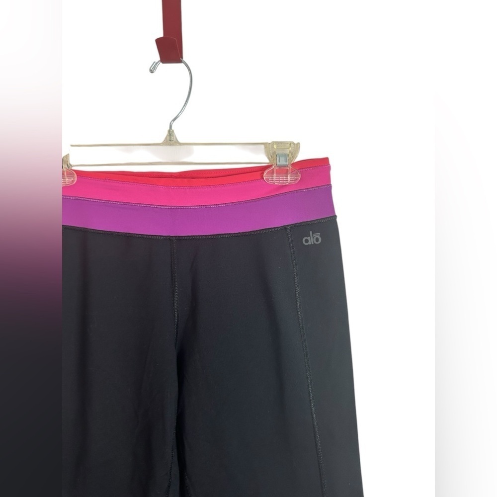 Alo Black & Pink Purple Colorblock Waist Activewear Capri Leggings Womens Medium - Picture 11 of 11